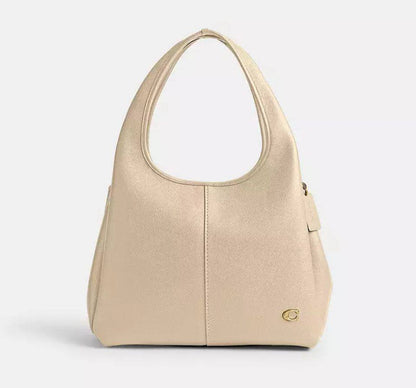 Coach

110 dhs❣️

with box
🎁🎁🎁

Zain177
♥️♥️♥️