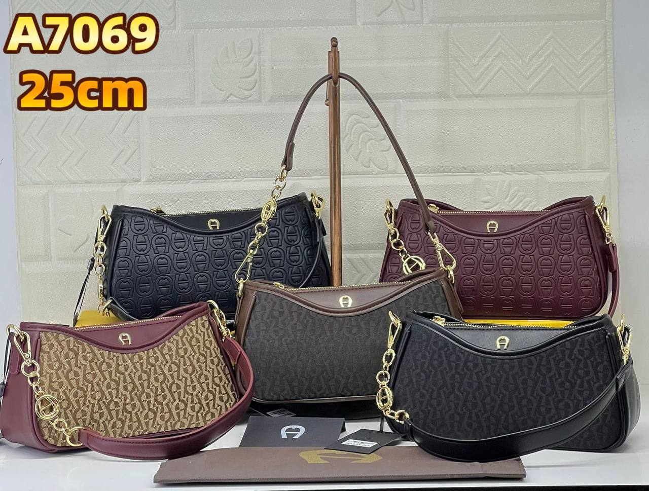Aigner
100 dhs💓

Zain300
♥️♥️♥️