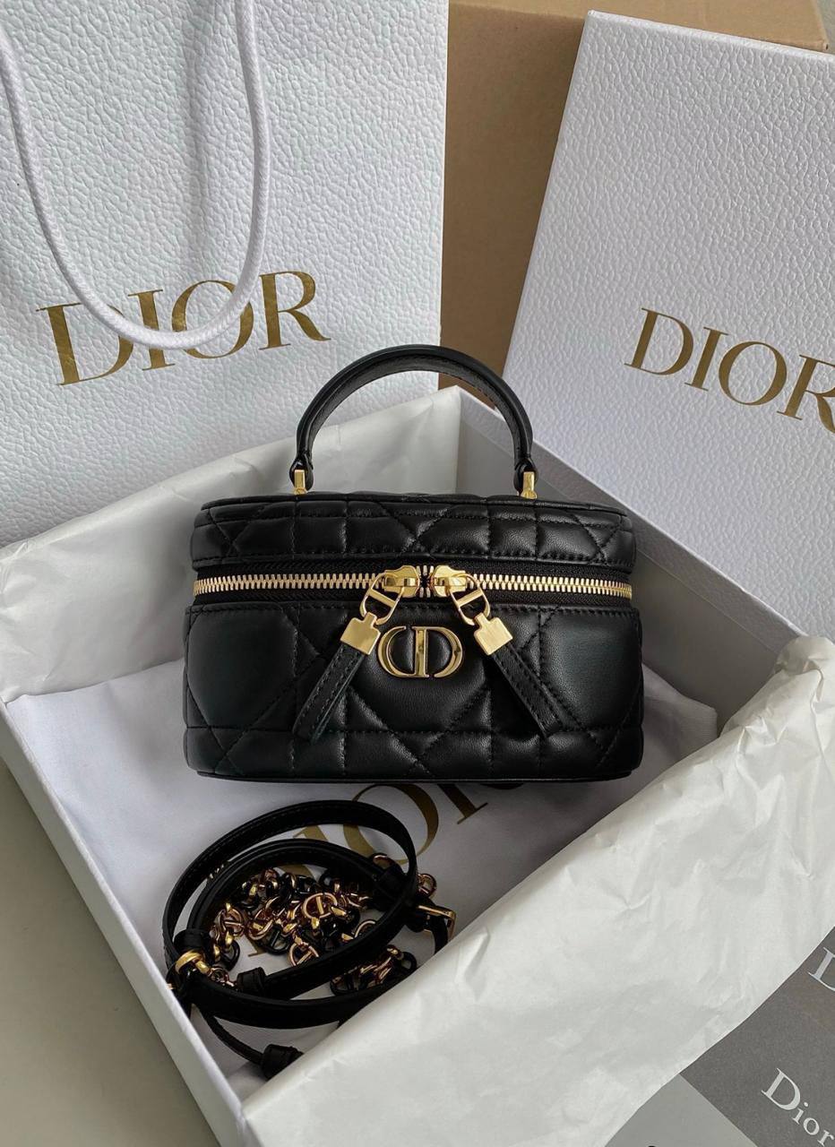 Chanel 💕💕✨
Super master quality 🔥🔥
Available ✨💕💕
With full packing 📦🎀
For Price 👇 WTSP Text Zain 0568585901

Zain252
♥️♥️♥️