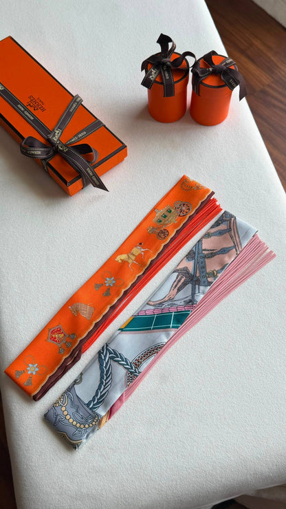 Hermes
*Twilly Scarf* 
*With orginal packing*  🎁
230 dhs✅
*VIP QUALITY*

Zain280
♥️♥️♥️