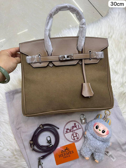 💎Hermes Birkin Suede new 🌟
1⃣️ First quality 
Size : 30 * 22  cm
120 dhs🌺

Zain115
♥️♥️♥️