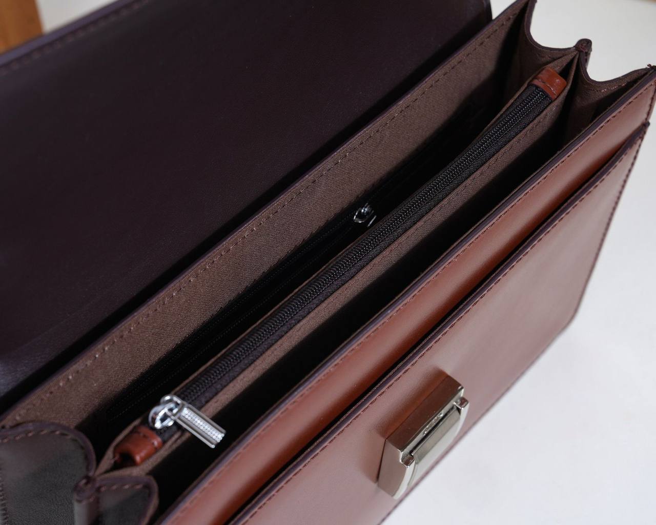 MONTBLANC
*New Collection*
*Clutch*
*Master quality*
550 dhs✅

Zain179
♥️♥️♥️