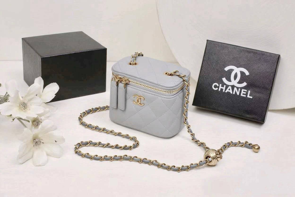 Chanel
with box
🎁🎁🎁

90 dhs💓

Zain136
♥️♥️♥️