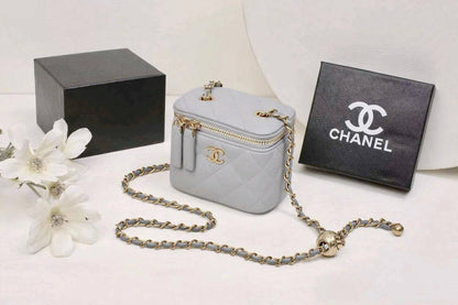 Chanel
with box
🎁🎁🎁

90 dhs💓

Zain136
♥️♥️♥️
