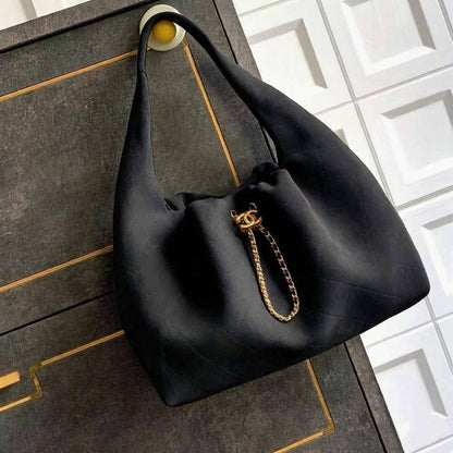 CHANEL 
HIGH QUALITY 
130 dhs🇦🇪🇦🇪

Zain295
♥️♥️♥️