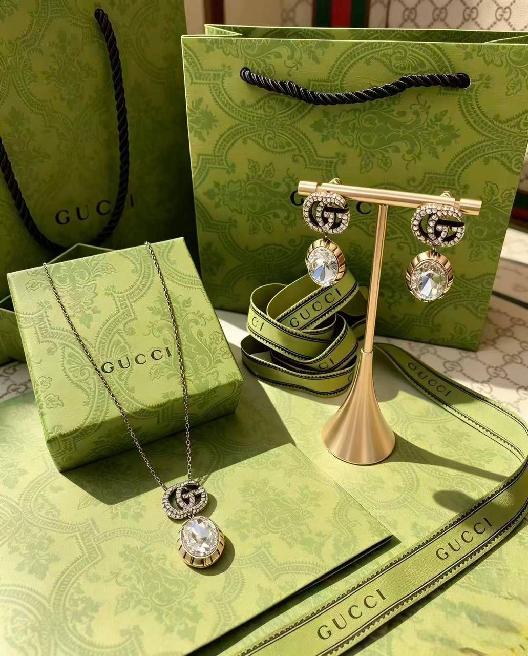 GUCCI SET 
NECKLACE EARRINGS
MASTER💫✨
110 DHS✅
WITH SMALL BOX AND PAPER BAG🛍️🎁
Limited Stock🌟

Zain89
♥️♥️♥️