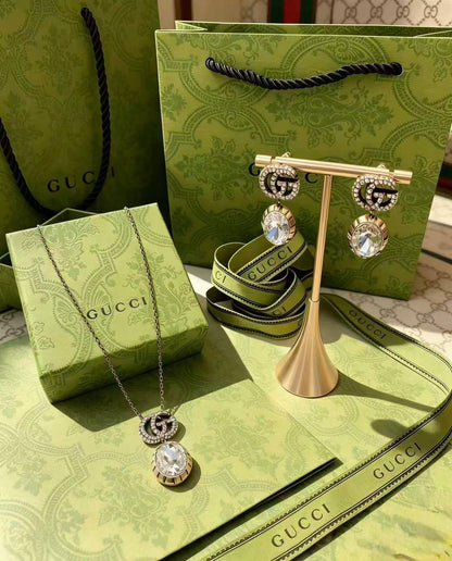GUCCI SET 
NECKLACE EARRINGS
MASTER💫✨
110 DHS✅
WITH SMALL BOX AND PAPER BAG🛍️🎁
Limited Stock🌟

Zain89
♥️♥️♥️