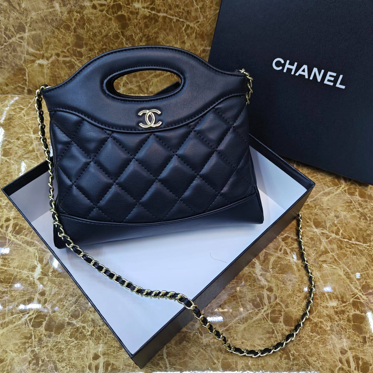 Chanel 
90 dhs🪙🌨️

with box🔰
🎁🎁🎁

Zain235
♥️♥️♥️