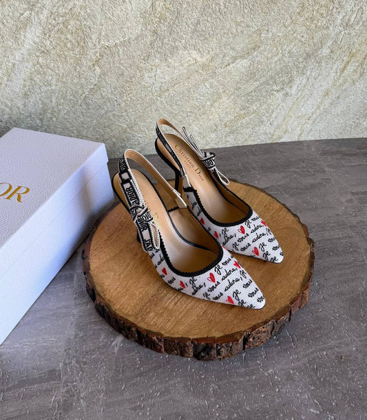 DIOR 
SuperMaster Quality 💯
450 dhs✅
Size: 36-41💥

Zain171
♥️♥️♥️
