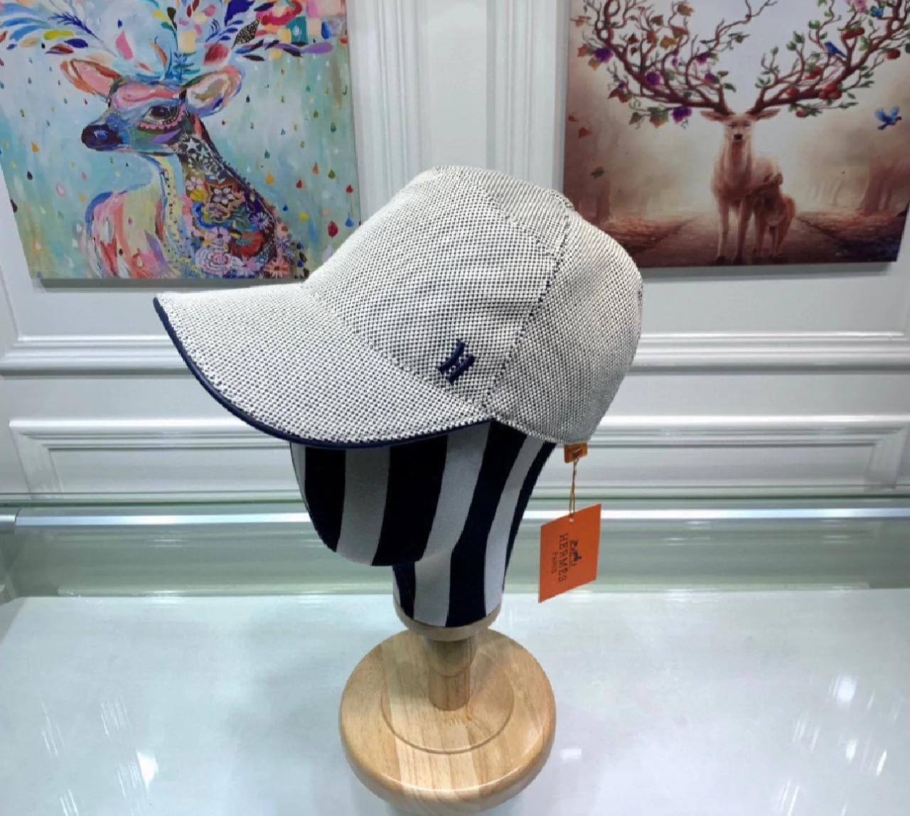 LV - Fendi - Dior - Hermes
Cap Master
135 dhs🪙💚

Zain33
♥️♥️♥️