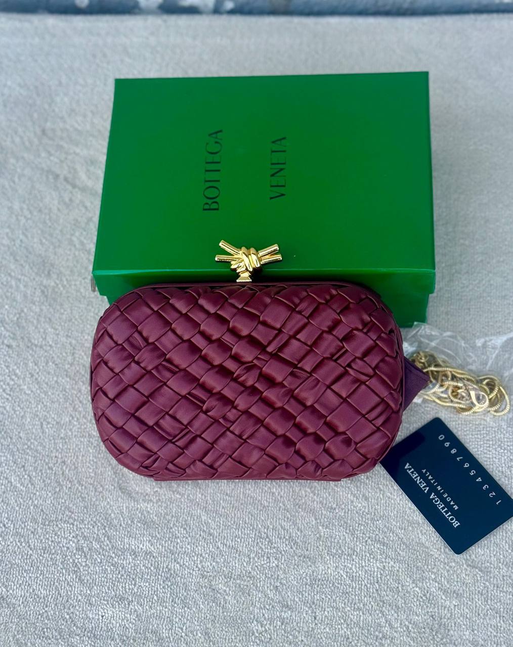BOTTEGA
110 dhs🪙

With box
🎁🎁🎁

Zain90