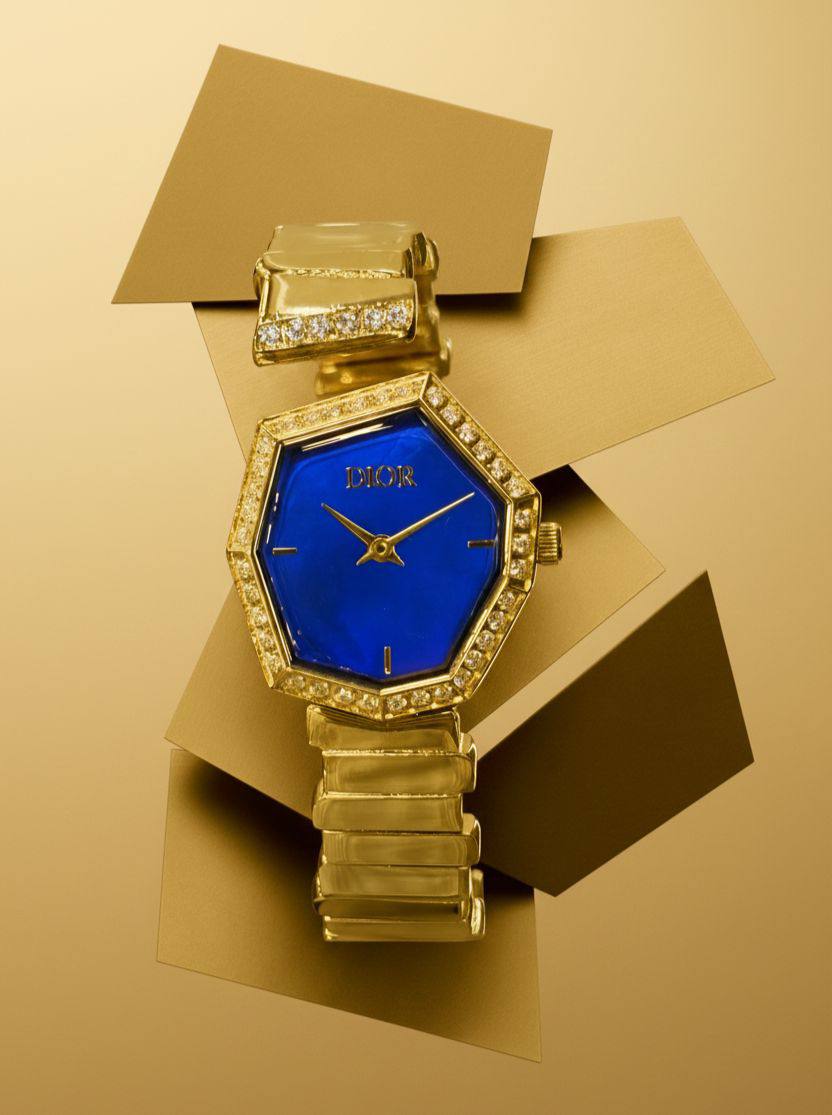 Dior
 watch for ladies 
good quality 
250 dhs❤️

Zain59
♥️♥️♥️