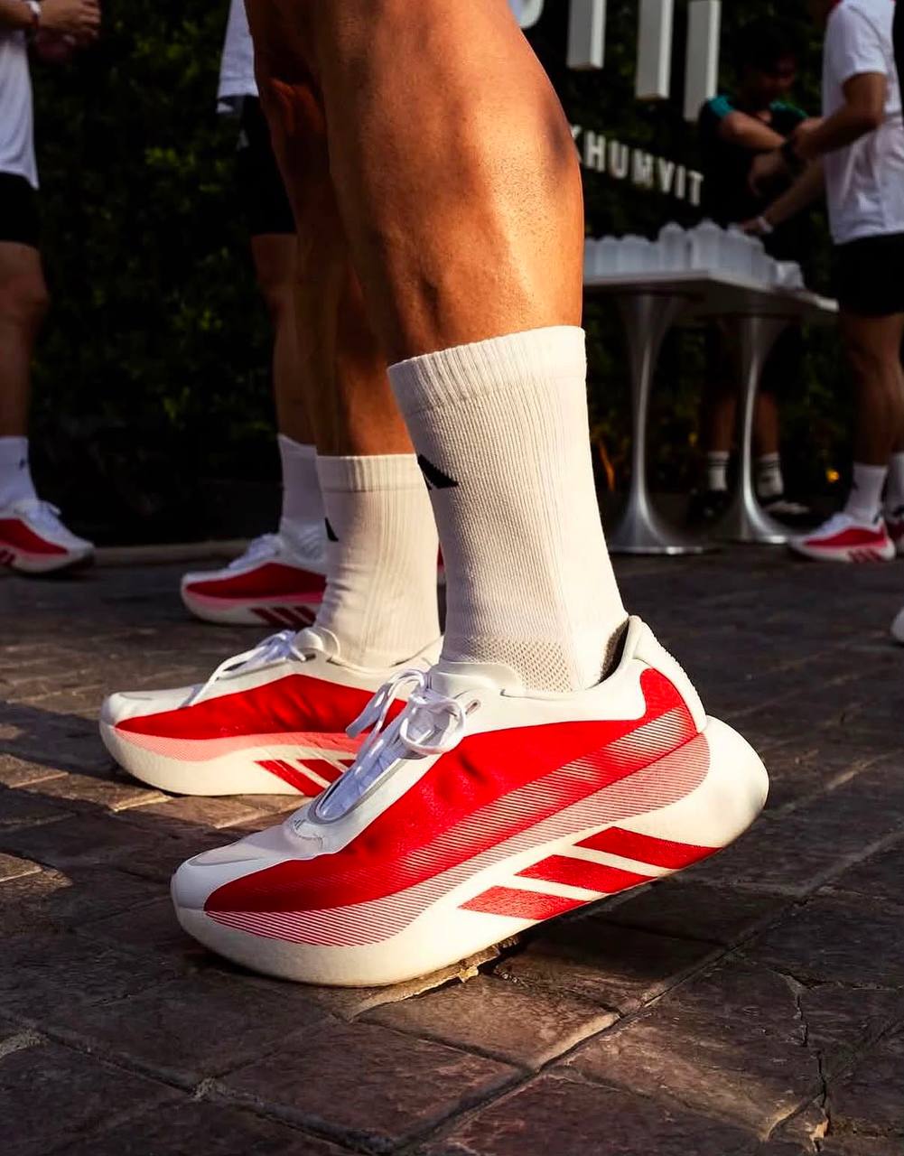 adidas Hyper Boost Edge
White Pure Ruby ，
Size 36-45 ，
230 dhs💛

Zain18
♥️♥️♥️