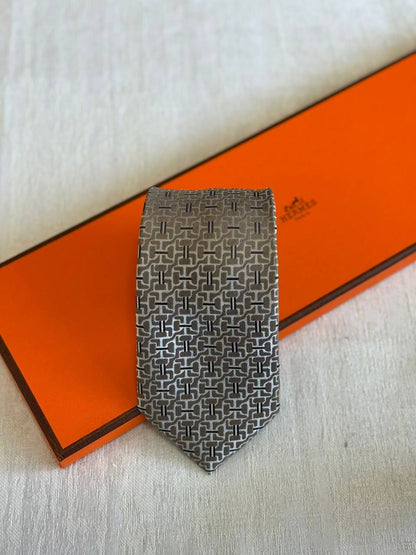 HERMES - LV
*TIE*
*Master quality*
*New collection*
180 dhs✅

Zain179
♥️♥️♥️