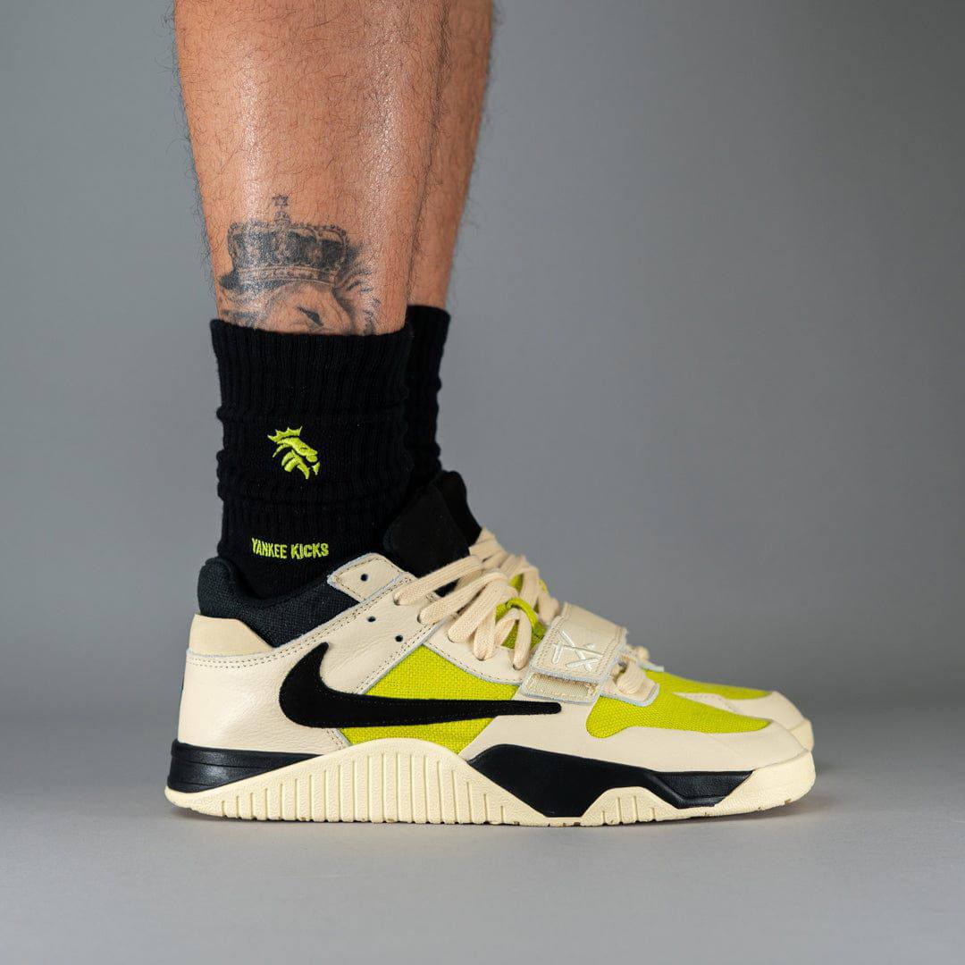 Jordan x Travis Scott Jumpman Jack TR "Muslin/Black/Bright Cactus”🌵 
36-45 AVAILABLE 🤩
260 dhs🪙💚

Zain242
♥️♥️♥️