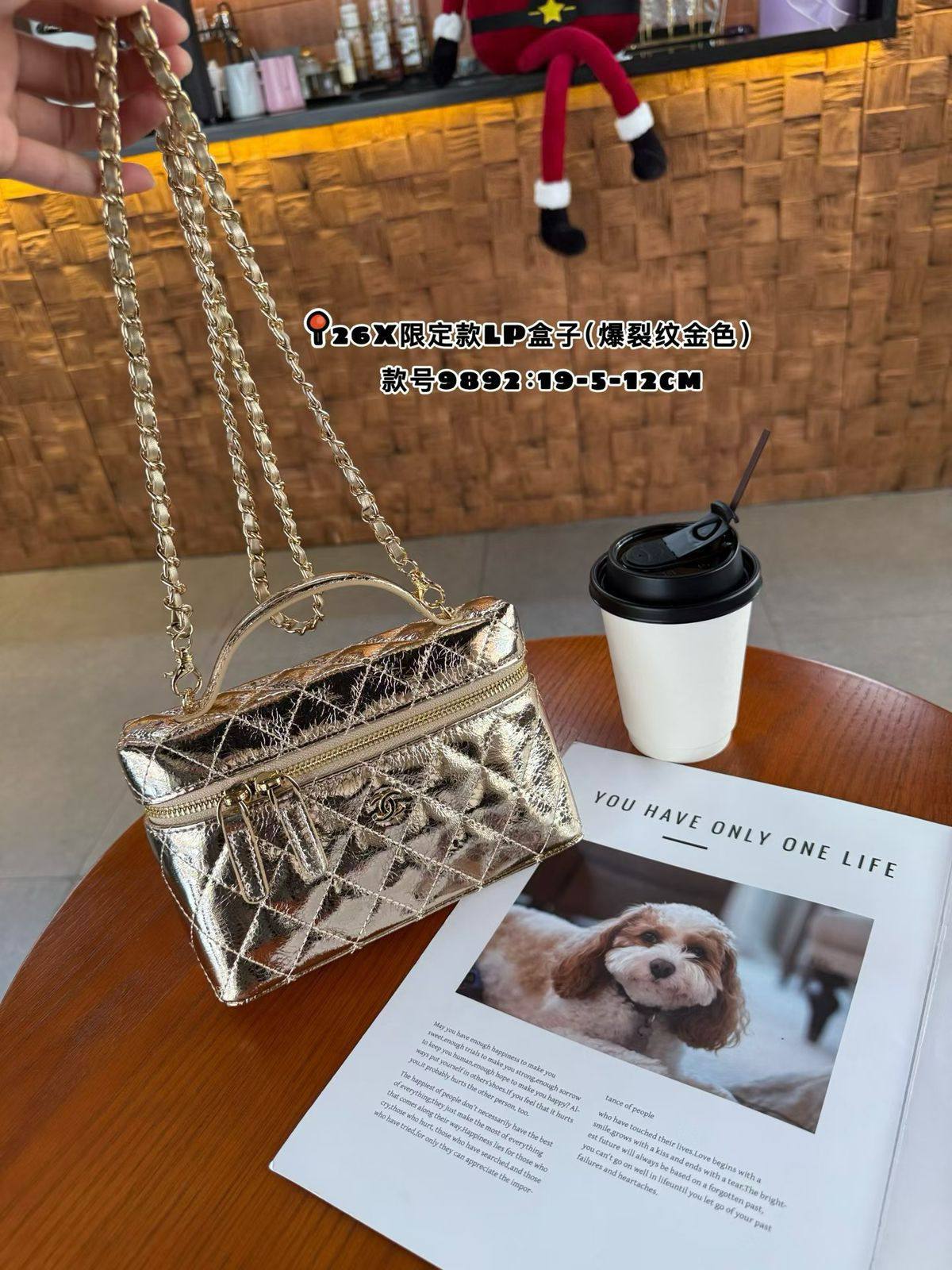 Chanel
Master+++
250 dhs❣️

Zain153
♥️♥️♥️