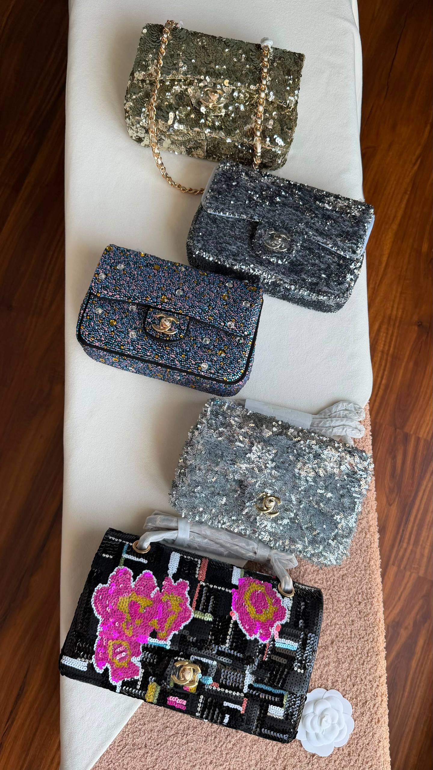 Chanel Limited Edition 🌈✨
Size : 20 Cm 
✨VIP QUALITY  ✨
With original Packing 🎁
For Price 👇 WhatsApp✅
0568585901 
0507557372
0552275751 Owner Zain 👌

Zain280
♥️♥️♥️