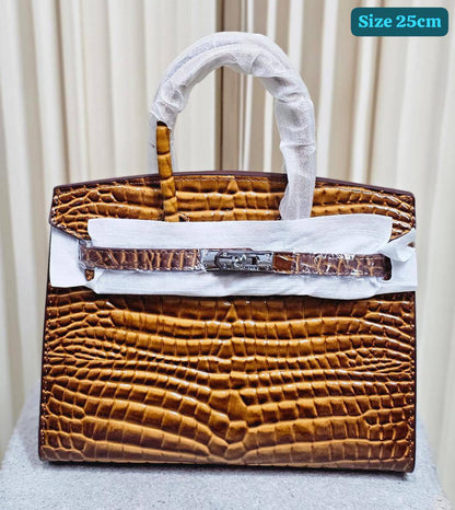 Hermes
Good quality 
with box 
🎁🎁🎁

130 dhs✅

Zain158
♥️♥️♥️