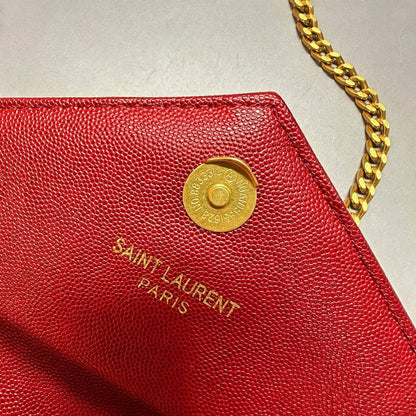 YSL

 GOOD QUALITY

 WITH BOX
🎁🎁🎁

95 dhs✅

Zain39
♥️♥️♥️

Prada