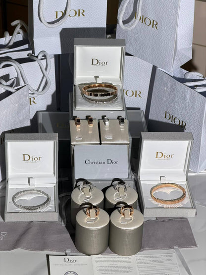 Dior
 New Collection 😍
Quality: Super Master 
Non -Tarnish color
* ⁠Earring 
* ⁠Bracelet
For Price 👇 WTSP Text Zain 0568585901

Zain268
♥️♥️♥️