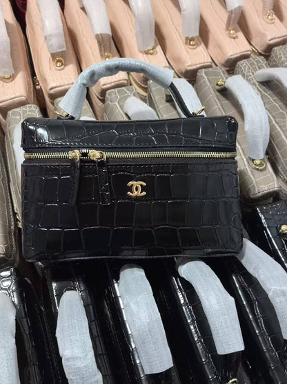Chanel
210 dhs🇦🇪🇦🇪

Zain132
♥️♥️♥️