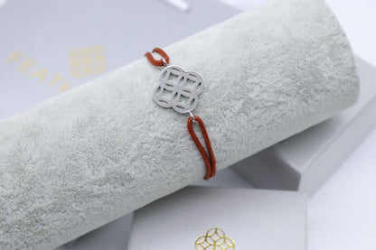 Bracelet 
55 dhs💓
+Box and paper bag🎁

Zain33
♥️♥️♥️