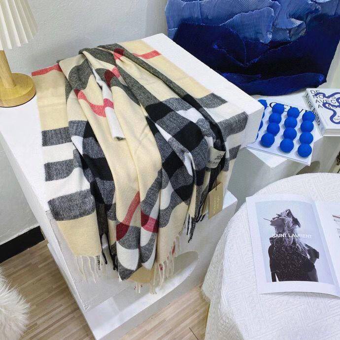 Coming new stock
Winter scarf 
45 dhs🪙🌨️

Zain93
♥️♥️♥️