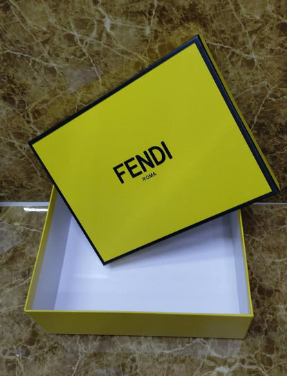 Fendi 

120 dhs✅

with box
🎁🎁🎁

Zain235
♥️♥️♥️