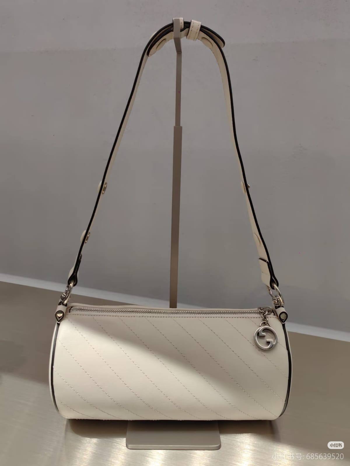 Mixed brands (bags)
Dior
Balenciaga
Lv
Valentino
Chanel
Gucci
Celine
Baguette
Miu Miu

120 dhs🇦🇪🇦🇪

Zain10
♥️♥️♥️