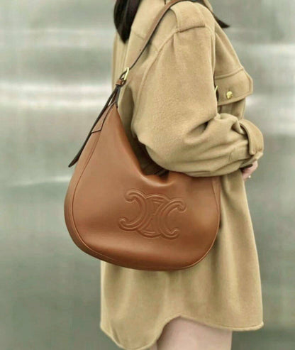 CELINE 
NEW CAME 
GOOD QUALITY 
105 dhs👑

Zain39
♥️♥️♥️
