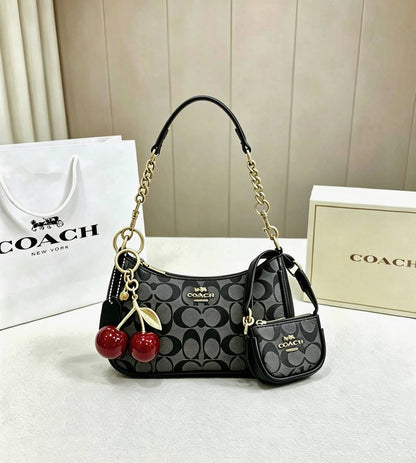 COACH 
GOOD QUALITY 
ONE SET 
WITH BOX 
120 dhs🇦🇪🇦🇪

Zain295
♥️♥️♥️