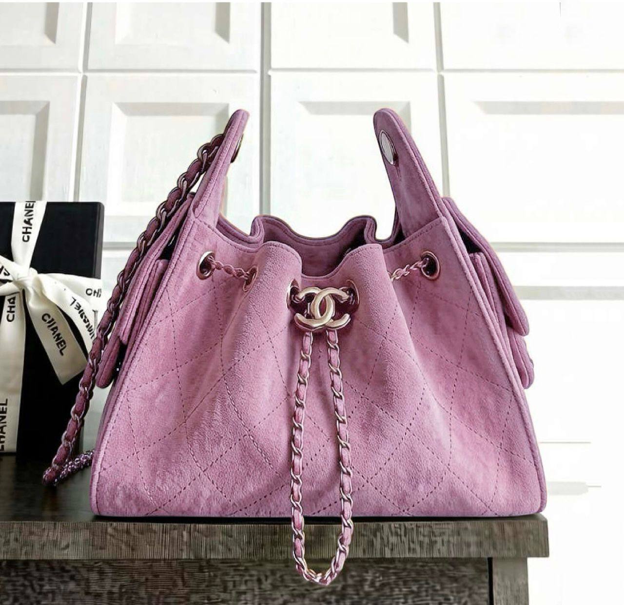 CHANEL 
HIGH QUALITY 
120 dhs✅
SIZE : 28cm

Zain39
♥️♥️♥️