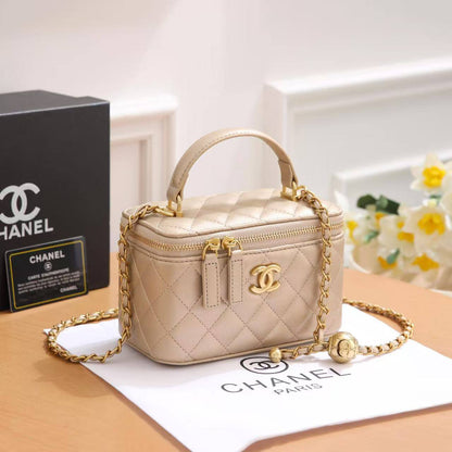 Chanel
GOOD QUALITY 
110 dhs✅

Zain200
♥️♥️♥️