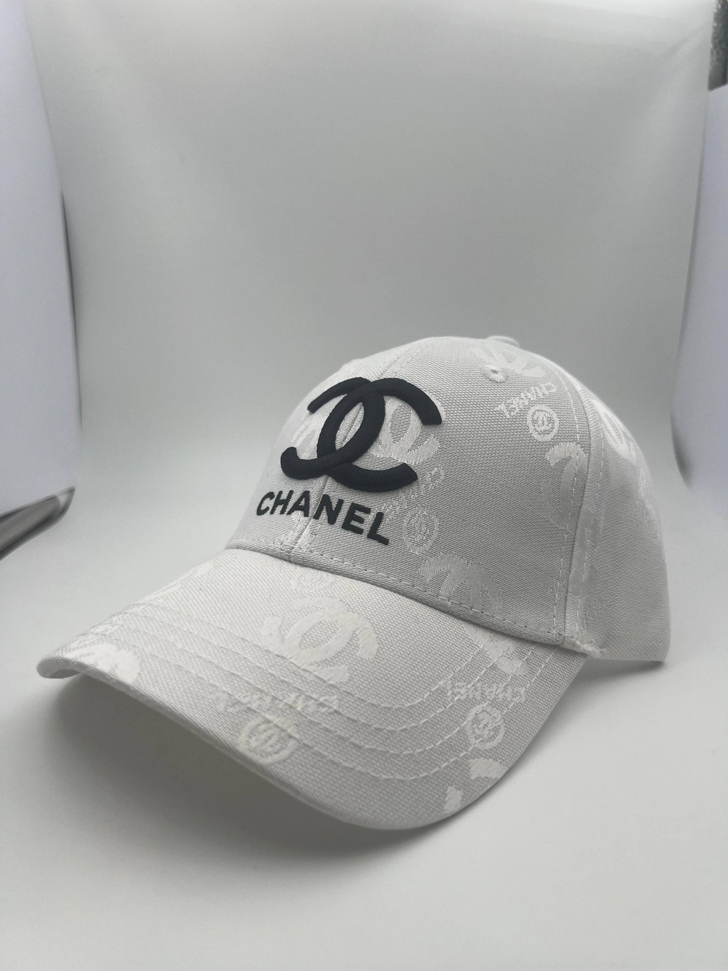 Chanel
Caps 🧢
High quality 💯
40 dhs❣️

Zain273
♥️♥️♥️