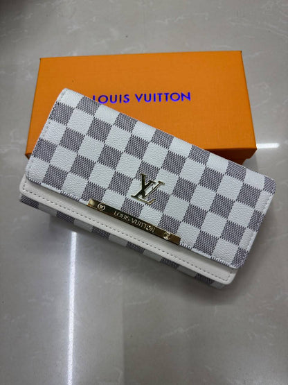 LV
Long wallet 

With box 
40 dhs🇦🇪🇦🇪

Zain50
♥️♥️♥️