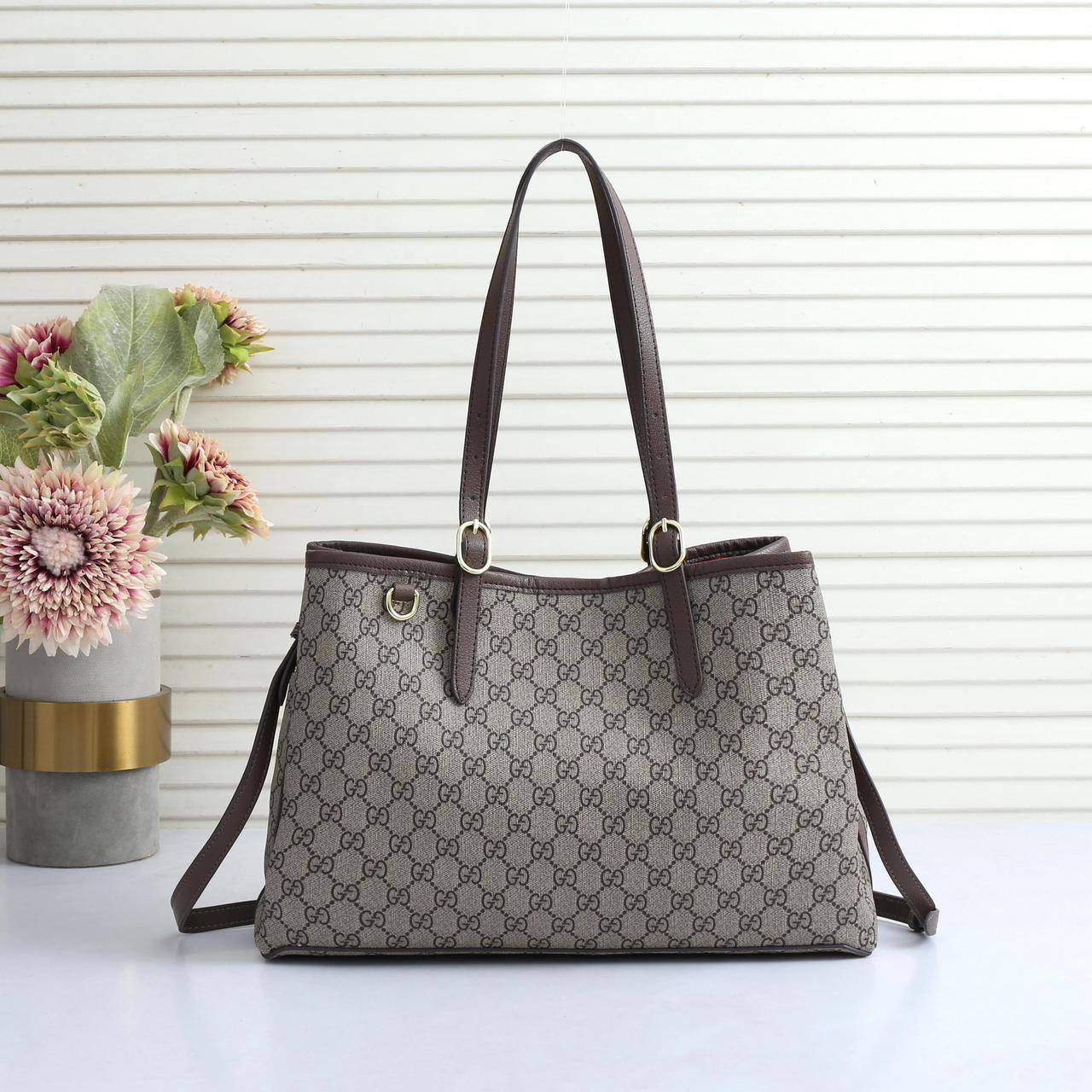 Gucci
High quality
Size: 37cm
115 dhs❣️

Zain50
♥️♥️♥️