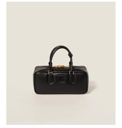 Miu Miu
95 dhs🇦🇪🇦🇪
with box

Zain07
♥️♥️♥️