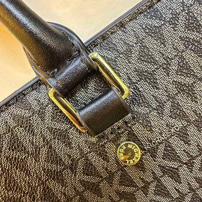 MK 

RESTOCK  

GOOD QUALITY 

110 dhs🇦🇪🇦🇪

Zain295
♥️♥️♥️