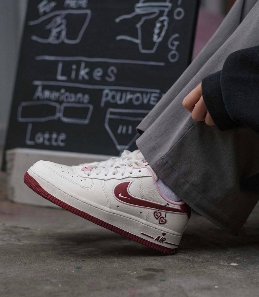Nike Air Force 1 Low “Valentin” size36-45 ，
180 dhs🪙💕

Zain18
♥️♥️♥️
