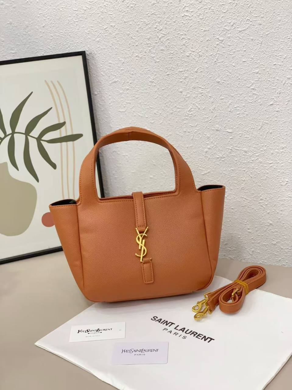 YSL
High quality
With box 
120 dhs💛

Zain136
♥️♥️♥️