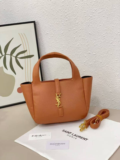 YSL
High quality
With box 
120 dhs💛

Zain136
♥️♥️♥️