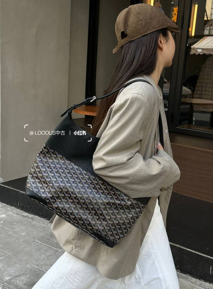 GOYARD 

COPY ONE 

NEW CAME 

170 DHS🇦🇪🇦🇪🇦🇪

Zain295
♥️♥️♥️
