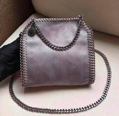 Stella
110 dhs🇦🇪🇦🇪
Size：20cm
good-quality with box

Zain35
♥️♥️♥️