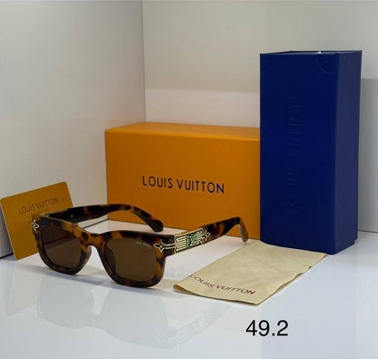 NEW CAMING SUNGLASSES 
GOOD QUALITY 
50 dhs🪙🌨️

Zain40
♥️♥️♥️