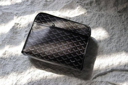 Men's Clutch
80 dhs🪙🌨️

Zain33
♥️♥️♥️