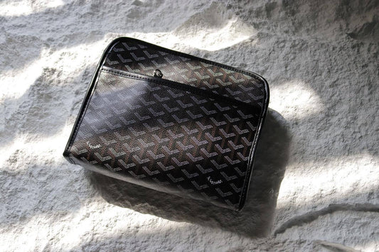 Men's Clutch
80 dhs🪙🌨️

Zain33
♥️♥️♥️