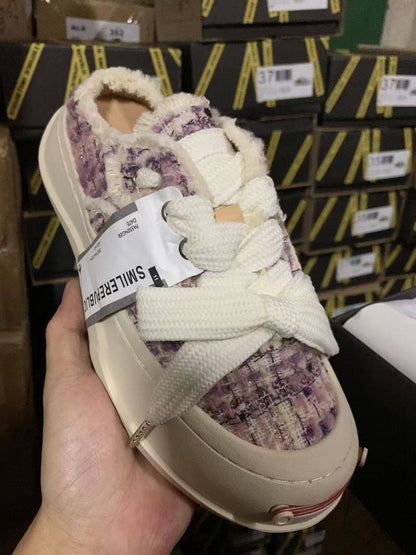 Ladies Fashion Shoes
65 dhs✅
size,35….43
💓💓

Zain161
❣️❣️❣️
