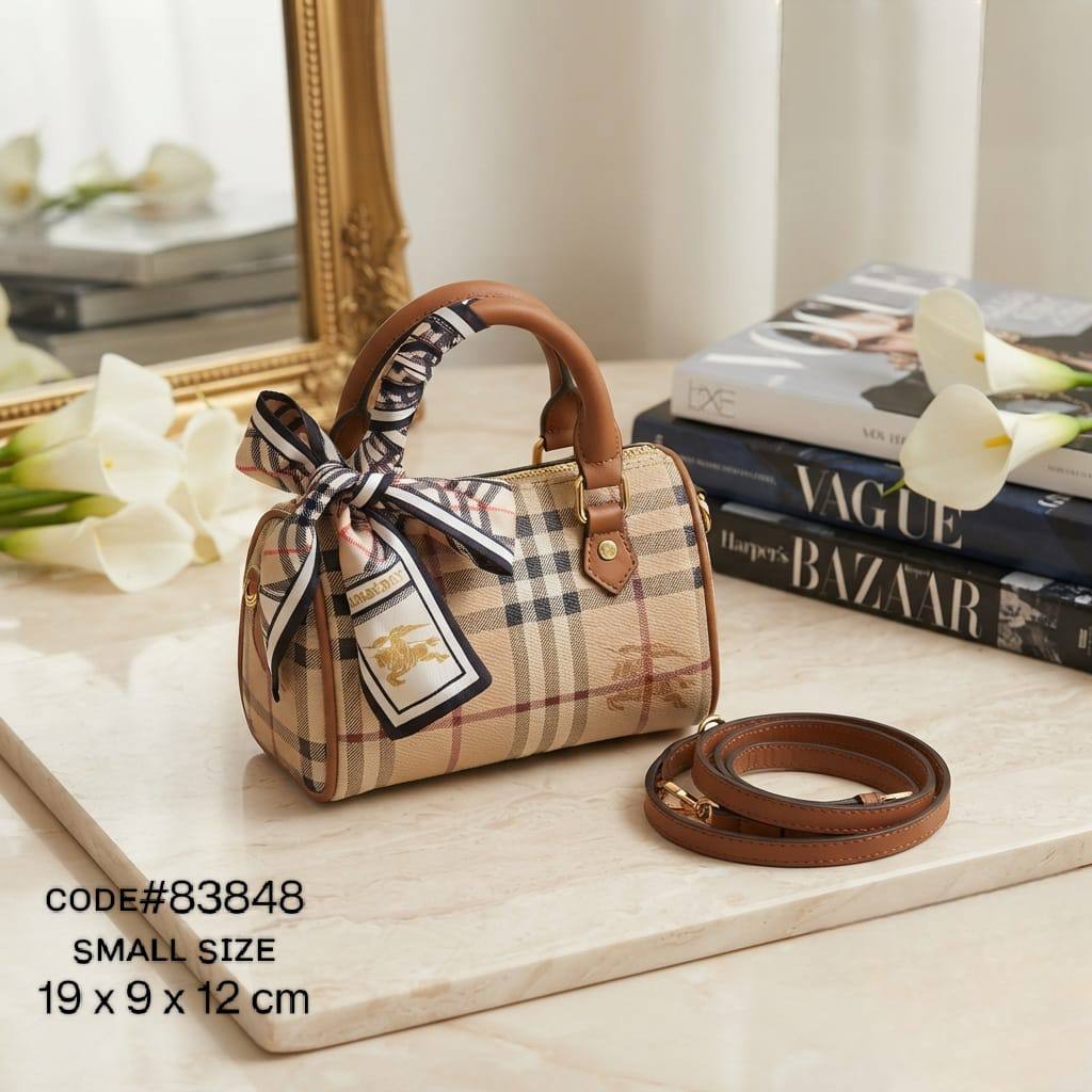 Burberry  ʙᴏᴡʟɪɴɢ ʙᴀɢ
sᴘᴇᴇᴅʏ ᴛᴏᴘ ʜᴀɴᴅʟᴇ ʙᴀɢ
ᴡɪᴛʜ ᴛᴡɪʟʟʏ /ʀɪʙʙᴏɴ ʟᴀᴄᴇ
ɢᴏʟᴅ ʜᴀʀᴅᴡᴀʀᴇ

  ✦ sɪᴢᴇ SMALL ᴘʀɪᴄᴇ :*70 ᴅʜs* 
  ✦ sɪᴢᴇ MEDIUM ᴘʀɪᴄᴇ : *75 ᴅʜs*

Zain31
♥️♥️♥️