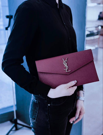 YSL 
COPY ONE 
WITH BOX 
190 dhs🇦🇪🇦🇪

Zain295
♥️♥️♥️