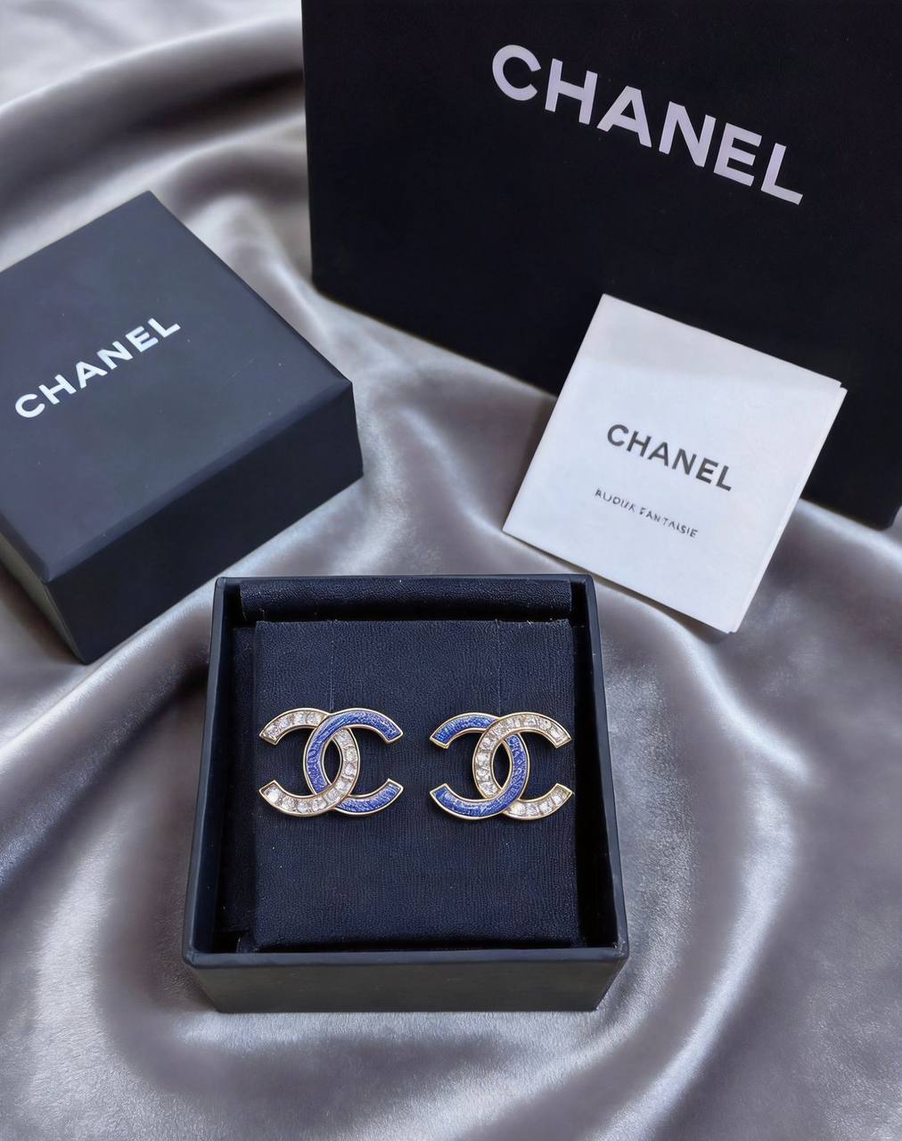 CHANEL MASTER
EARRING💫✨
65 DHS🇦🇪🇦🇪
WITH BOX AND PAPER BAG🛍️🎁

Zain89
♥️♥️♥️